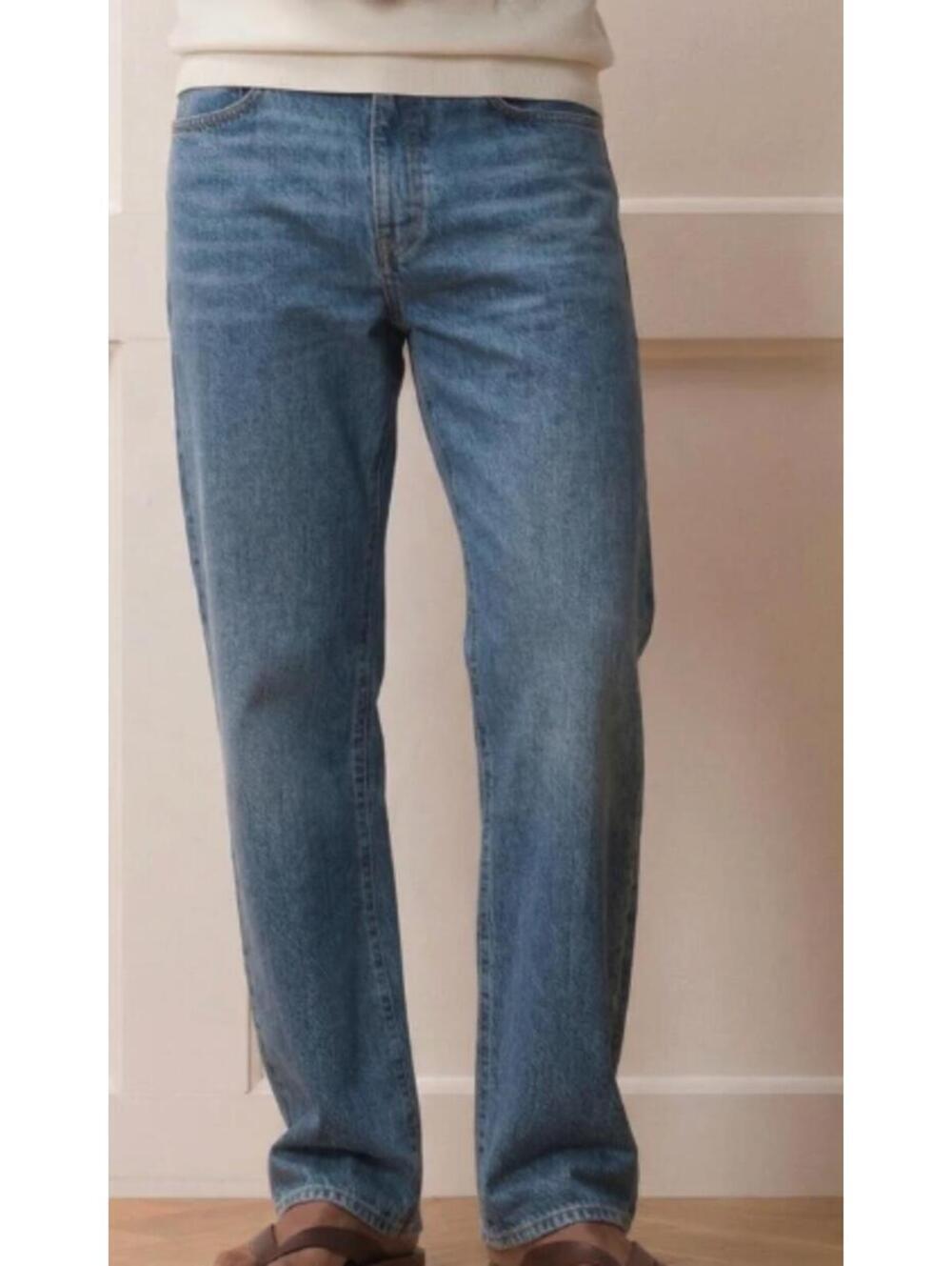 Todd Snyder Straight Fit Summerweight Jean in Medium Indigo - Men's 31x32